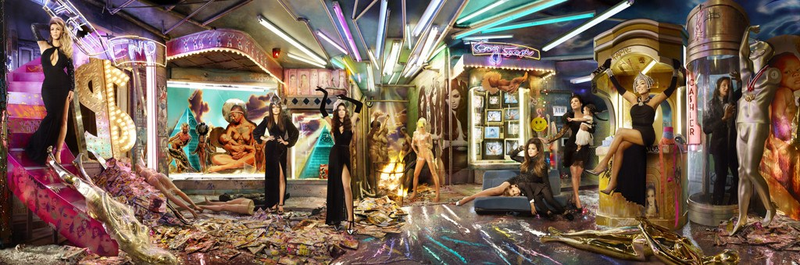 Illustration for article titled 10 Awfully Awkward Moments From the Kardashian Khristmas Special
